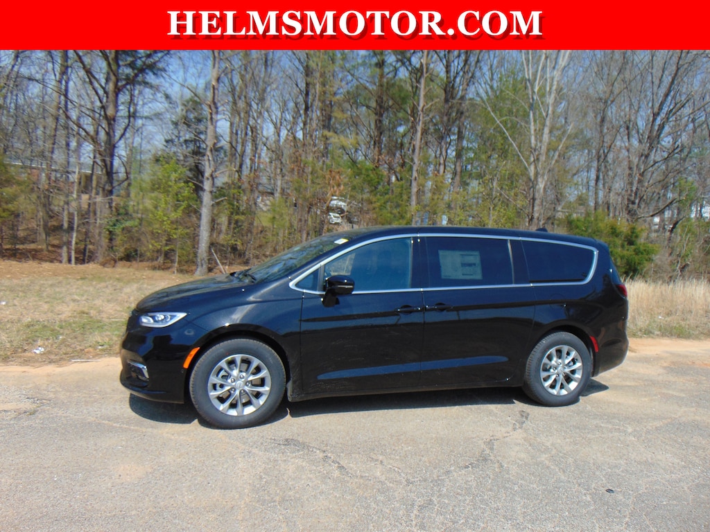 New 2026 Chrysler Pacifica LIMITED Passenger Van