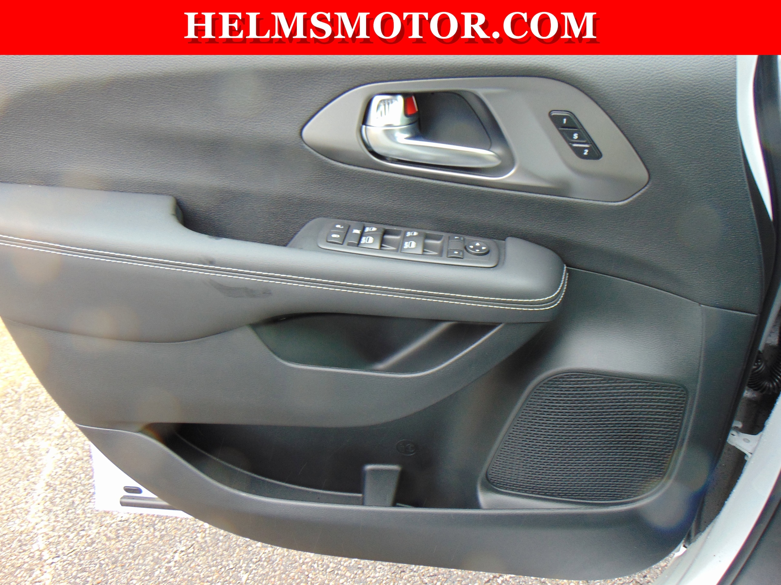 2026 Chrysler Pacifica Select - Photo 17