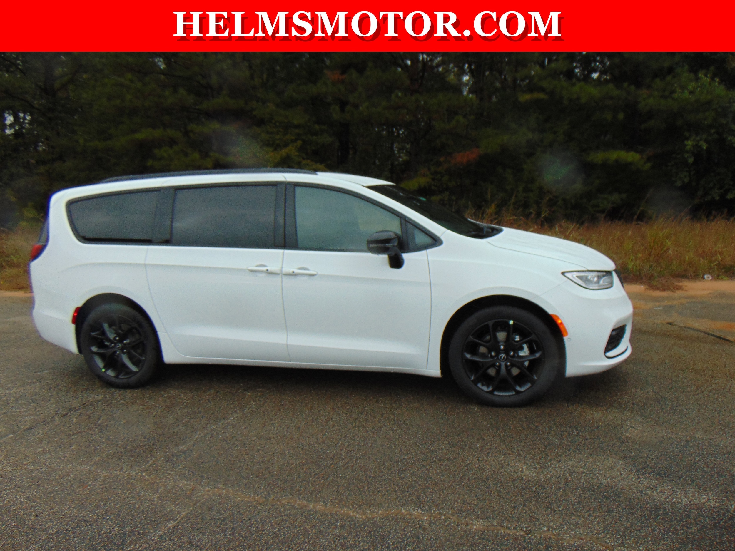 2026 Chrysler Pacifica Select - Photo 11