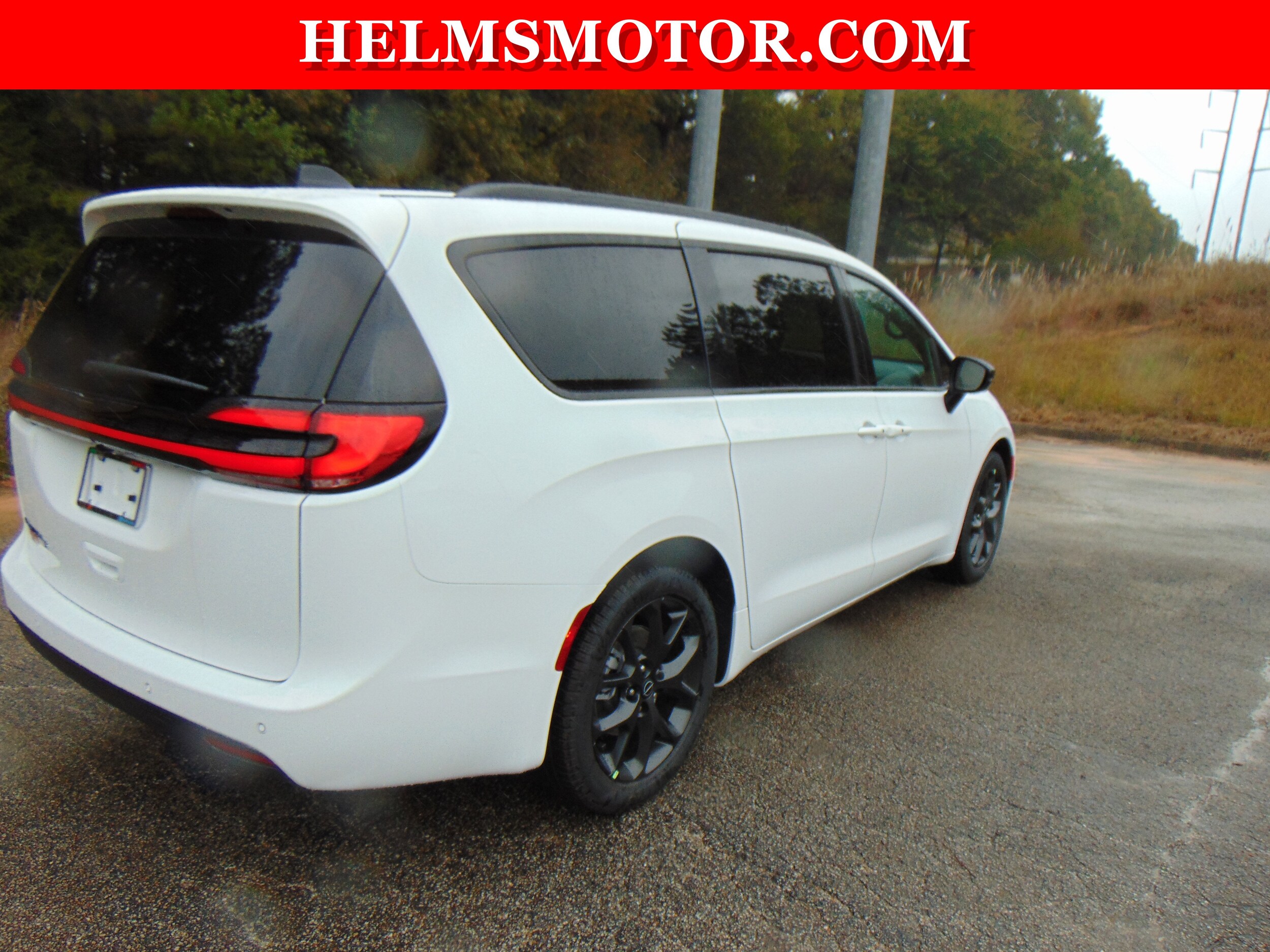 2026 Chrysler Pacifica Select - Photo 14
