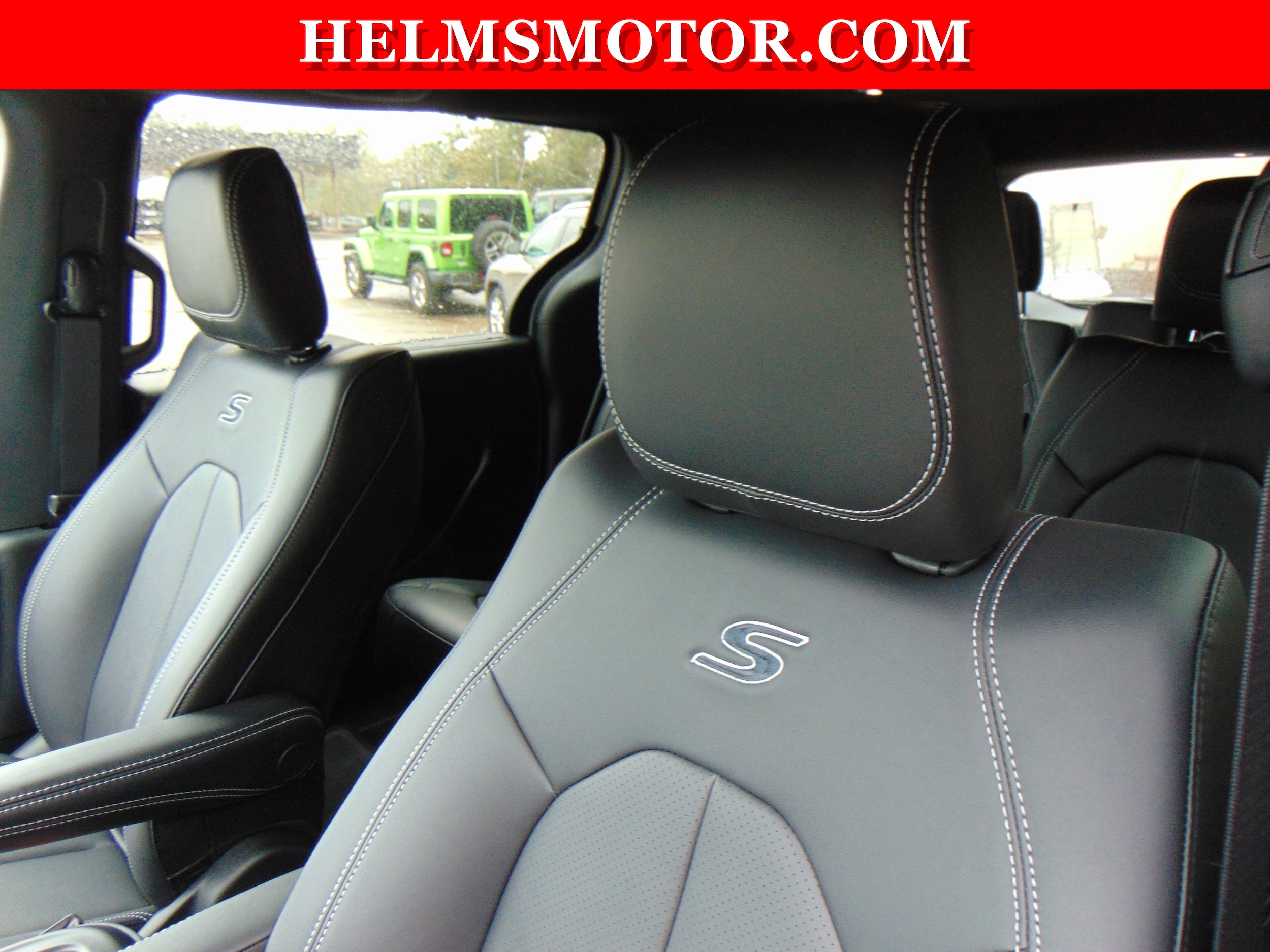 2026 Chrysler Pacifica Select - Photo 33