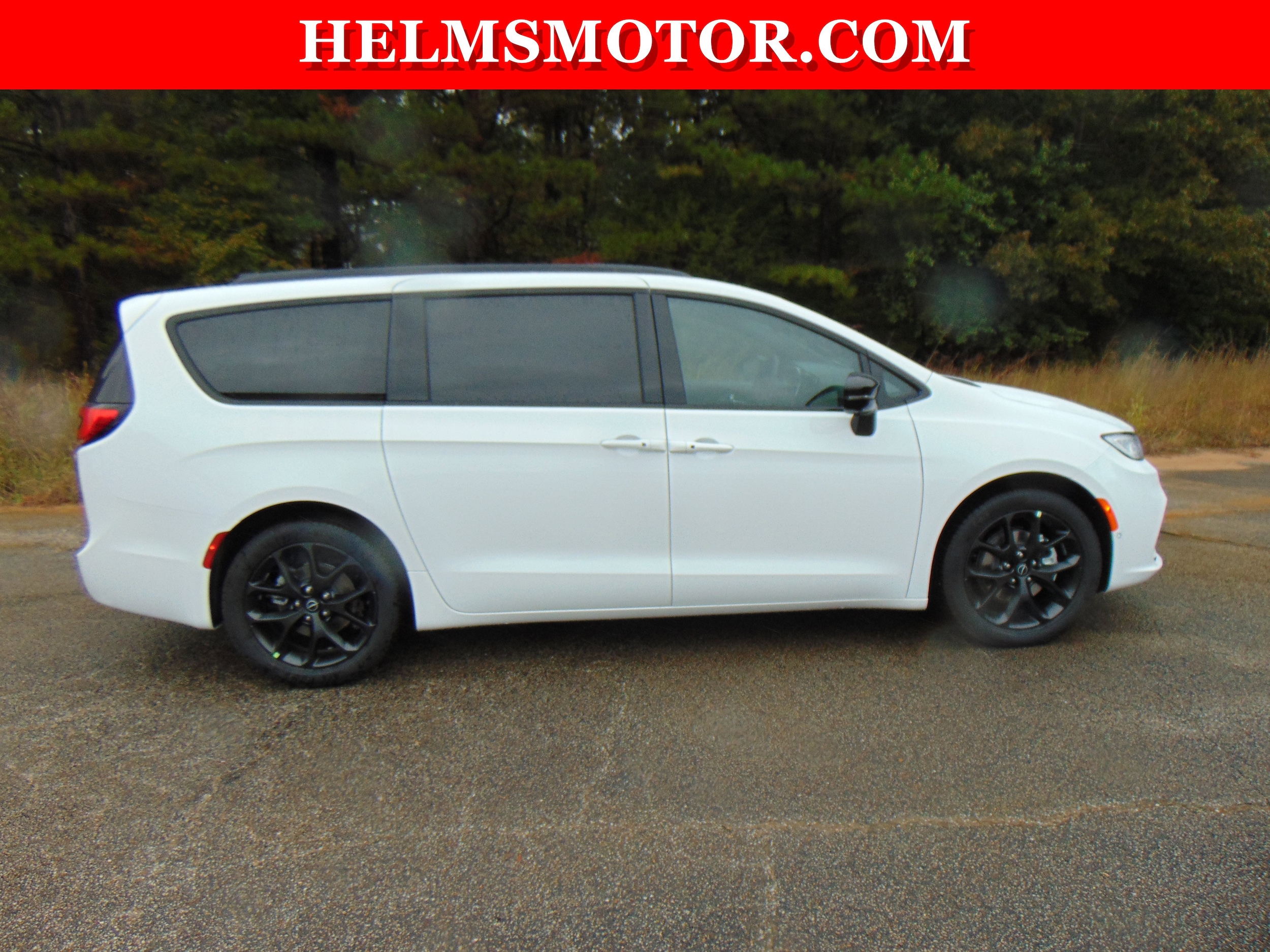 2026 Chrysler Pacifica Select - Photo 12