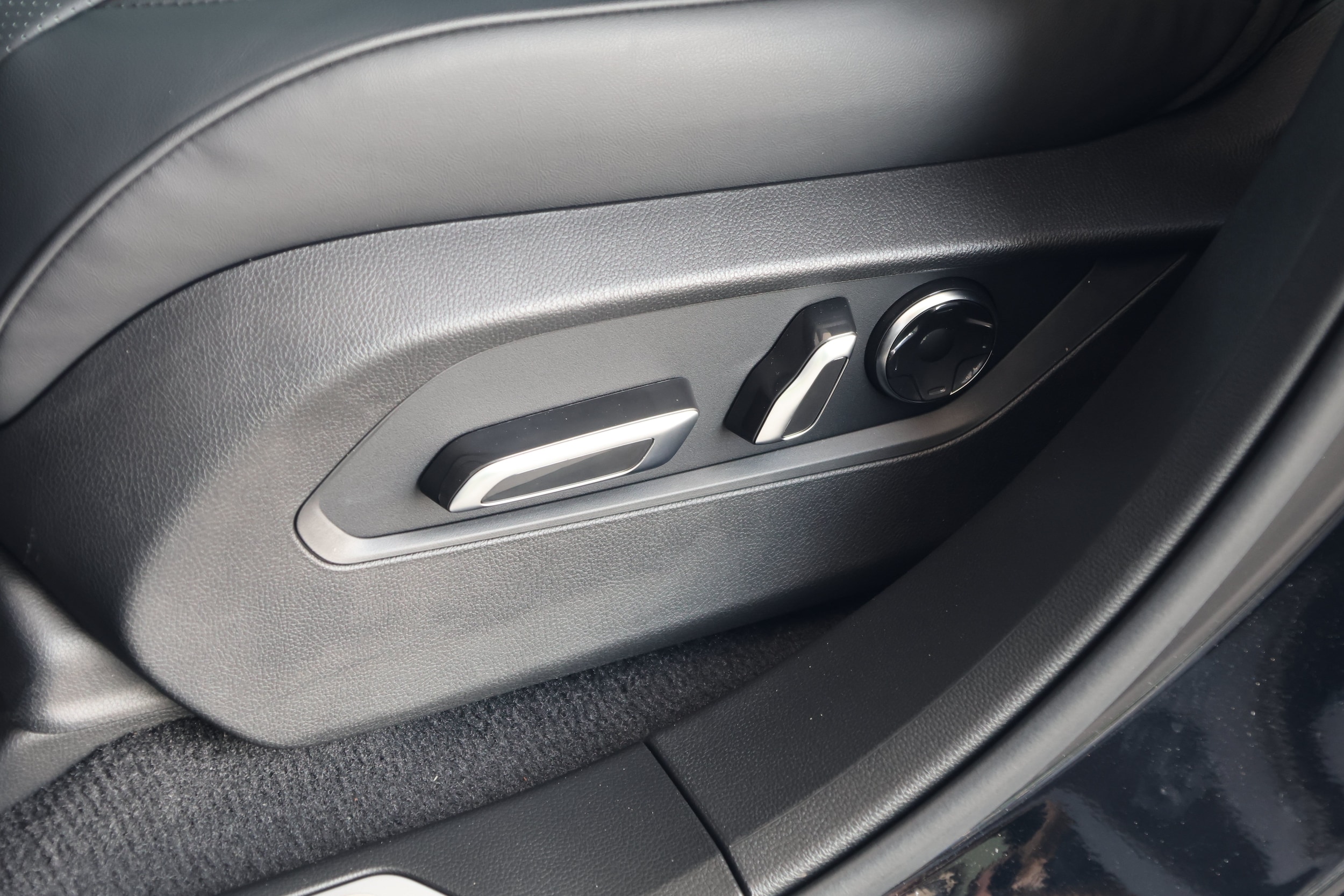 2026 Acura RDX A-Spec Package - Photo 31