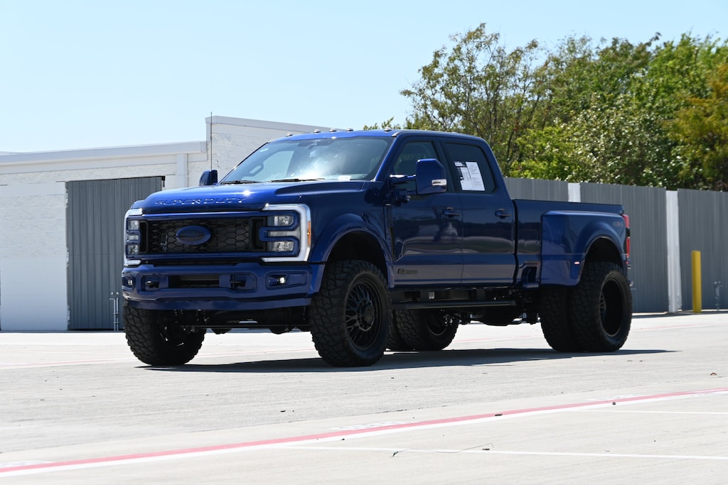 Used 2026 Ford Super Duty F-450 DRW LARIAT 4WD Crew Cab Pickup