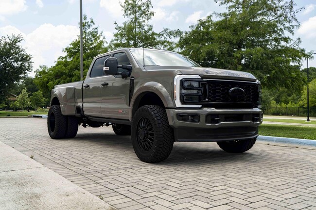 2026 Ford Super Duty F-450 DRW Platinum 4WD Crew Cab Pickup