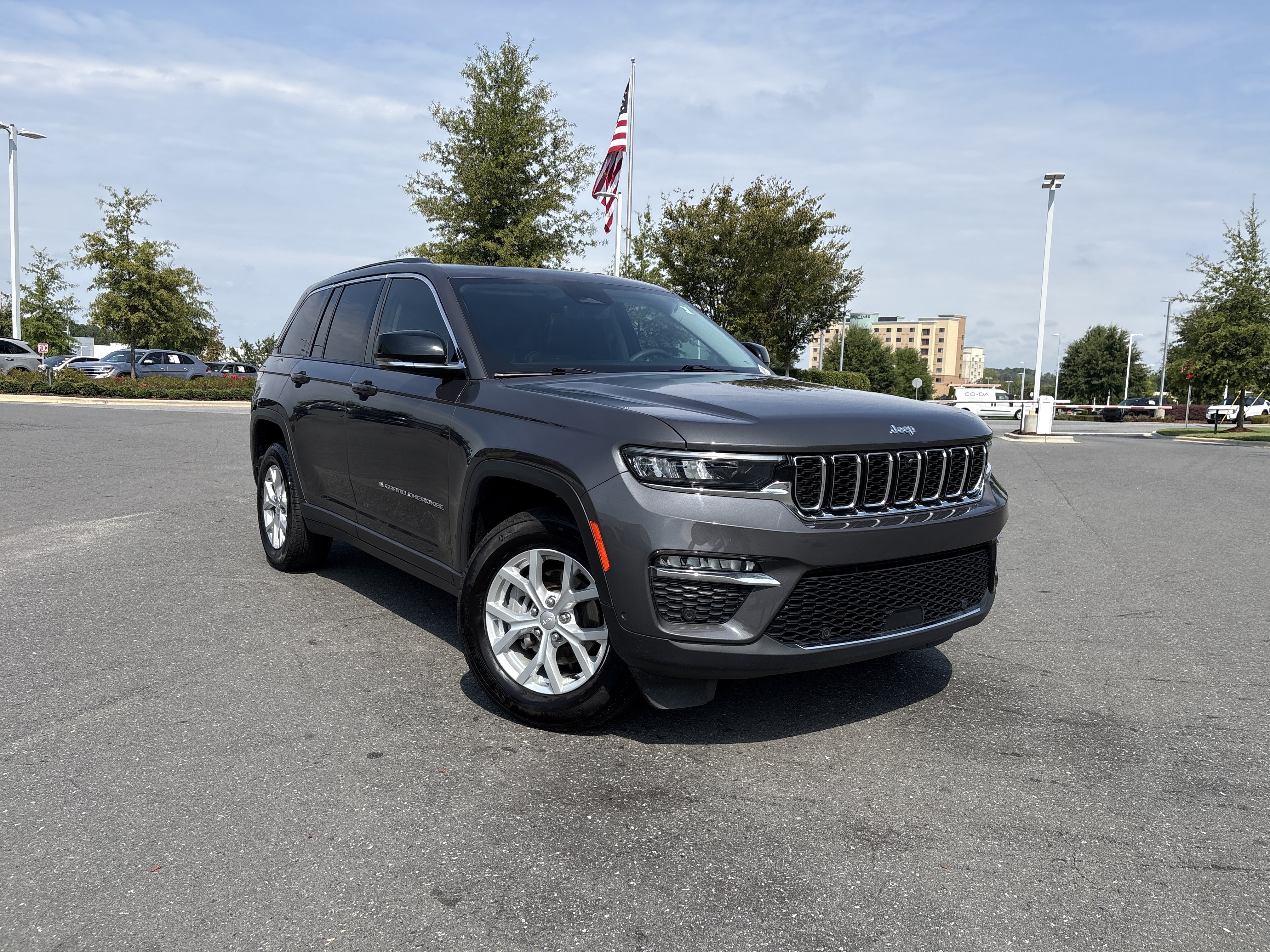 Used 2023 Jeep Grand Cherokee Limited SUV