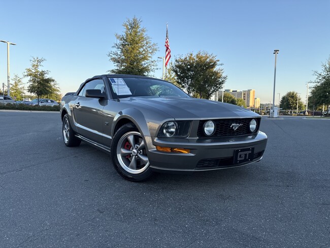 2005 Ford Mustang GT Deluxe Convertible