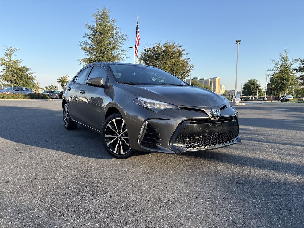 Used 2018 Toyota Corolla SE Sedan