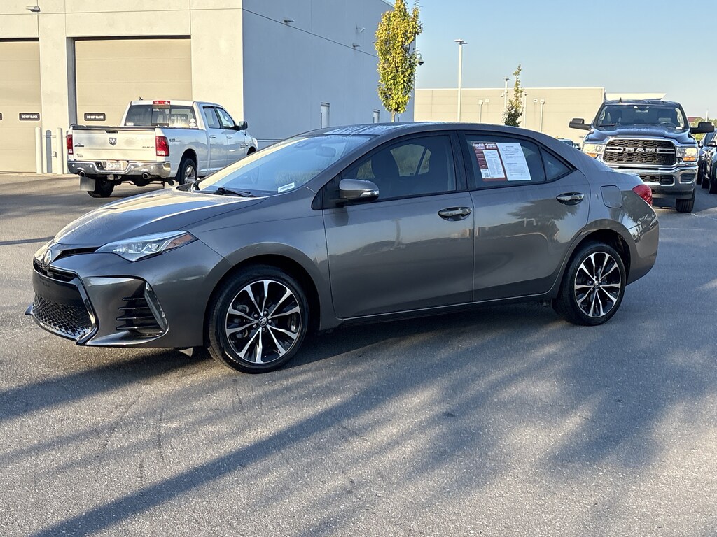 Used 2018 Toyota Corolla SE Sedan