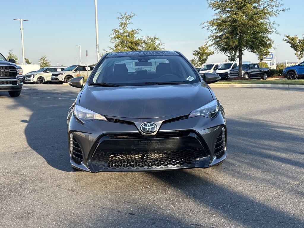 Used 2018 Toyota Corolla SE Sedan