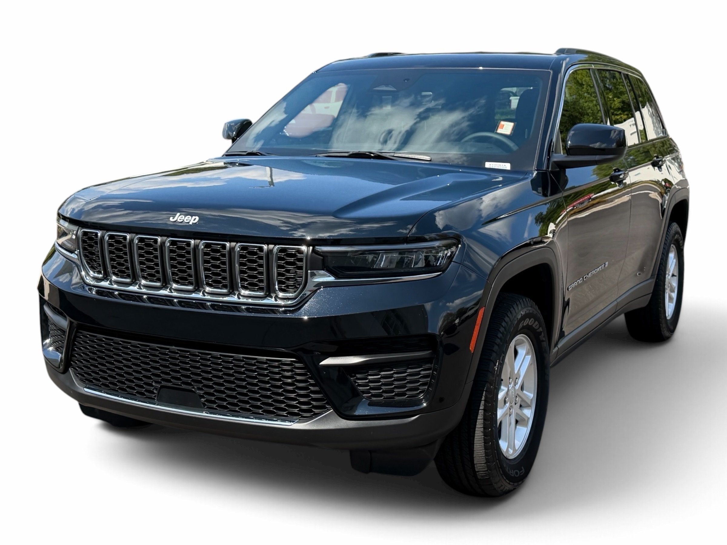 Used 2025 Jeep Grand Cherokee Laredo SUV