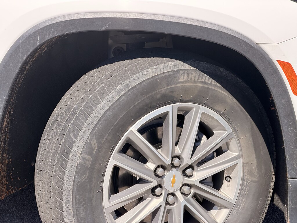 Used 2023 Chevrolet Traverse LT Cloth SUV