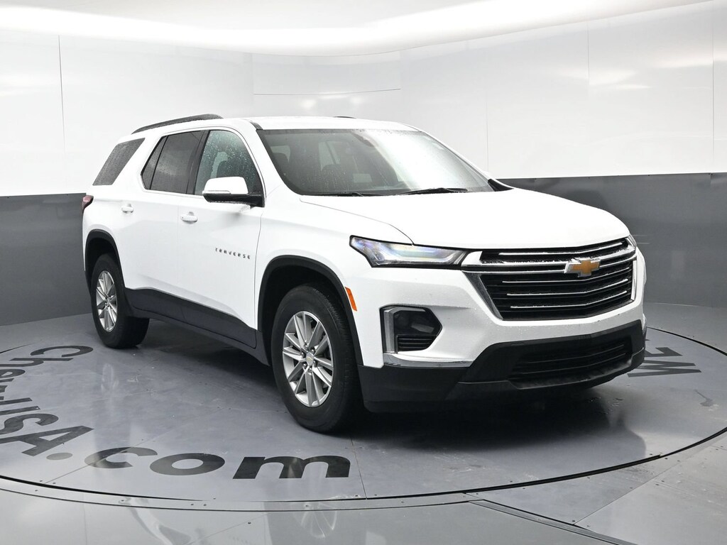 Used 2023 Chevrolet Traverse LT Cloth SUV