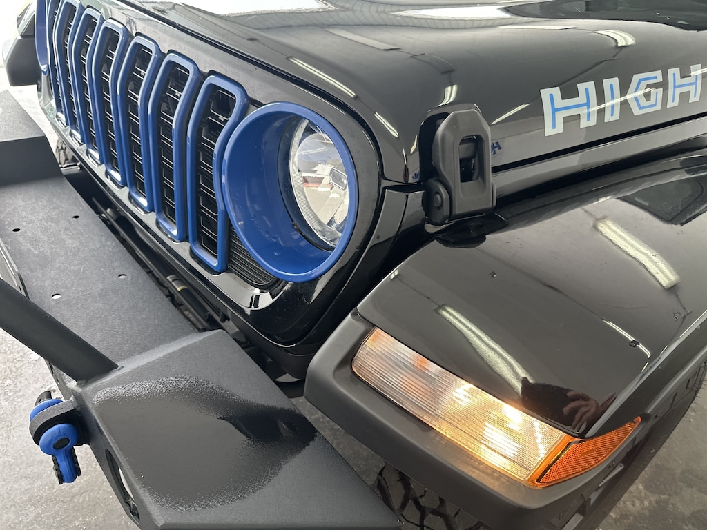 Used 2025 Jeep Gladiator High Tide Pickup
