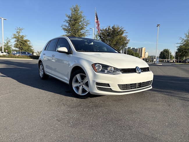 2017 Volkswagen Golf TSI Wolfsburg Edition 4-Door Hatchback