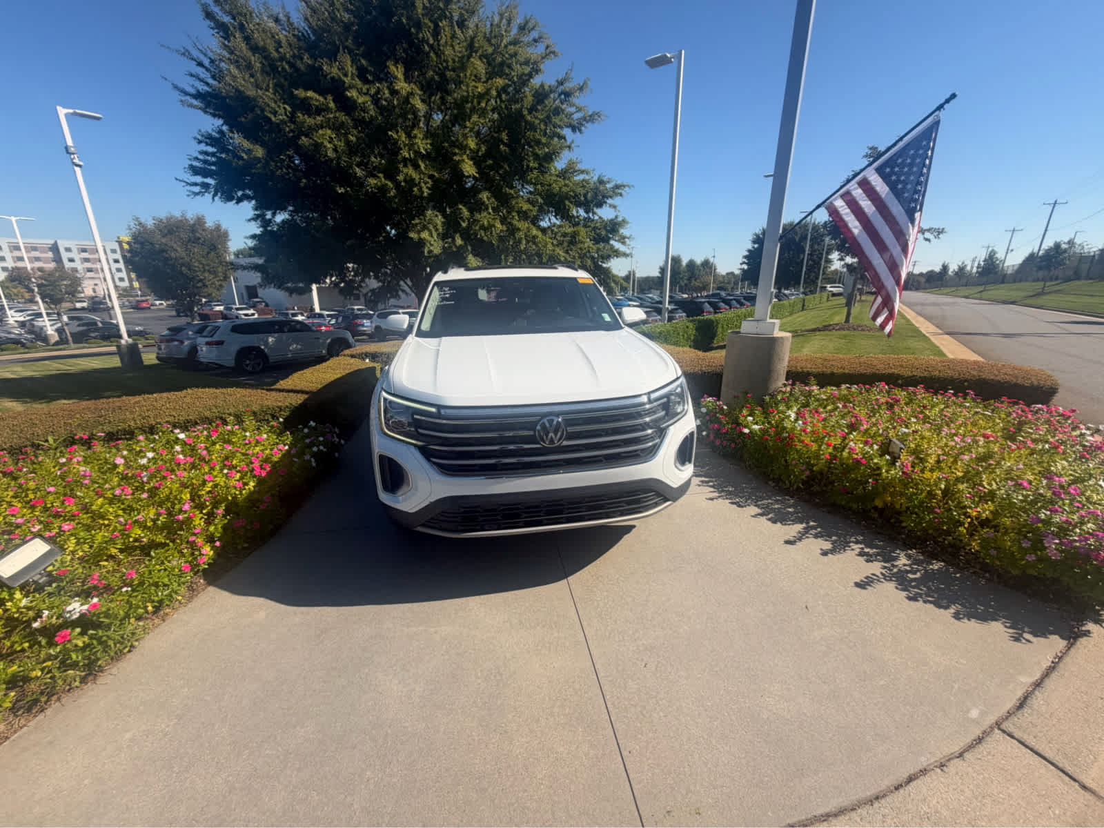 Used 2024 Volkswagen Atlas 2.0T SE w/Technology SUV
