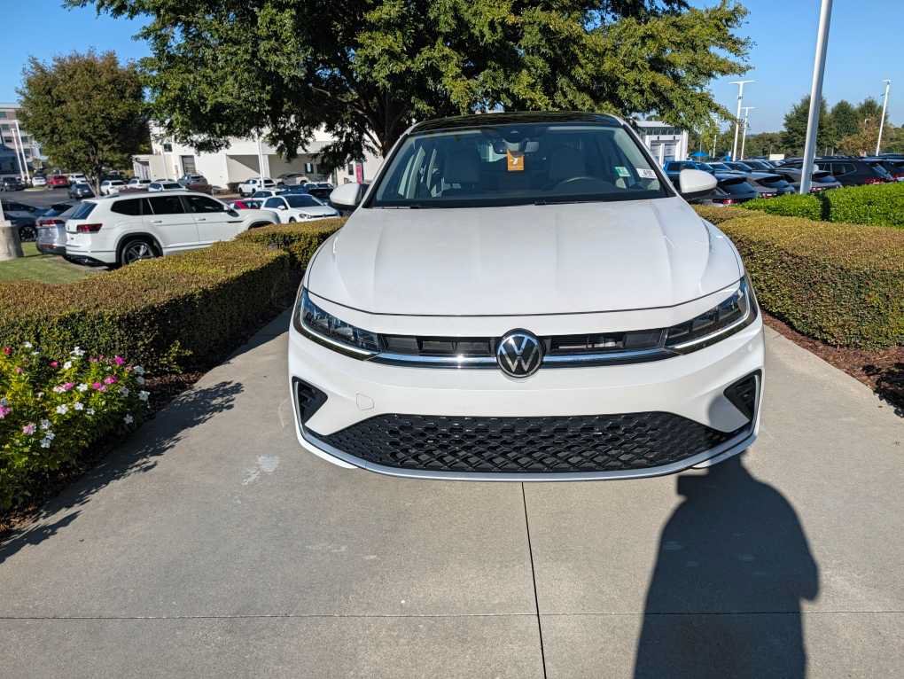 Used 2025 Volkswagen Jetta 1.5T SE Sedan