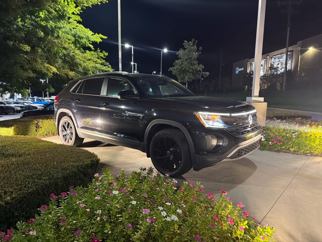 2024 Volkswagen Atlas Cross Sport 2.0T SE w/Technology SUV