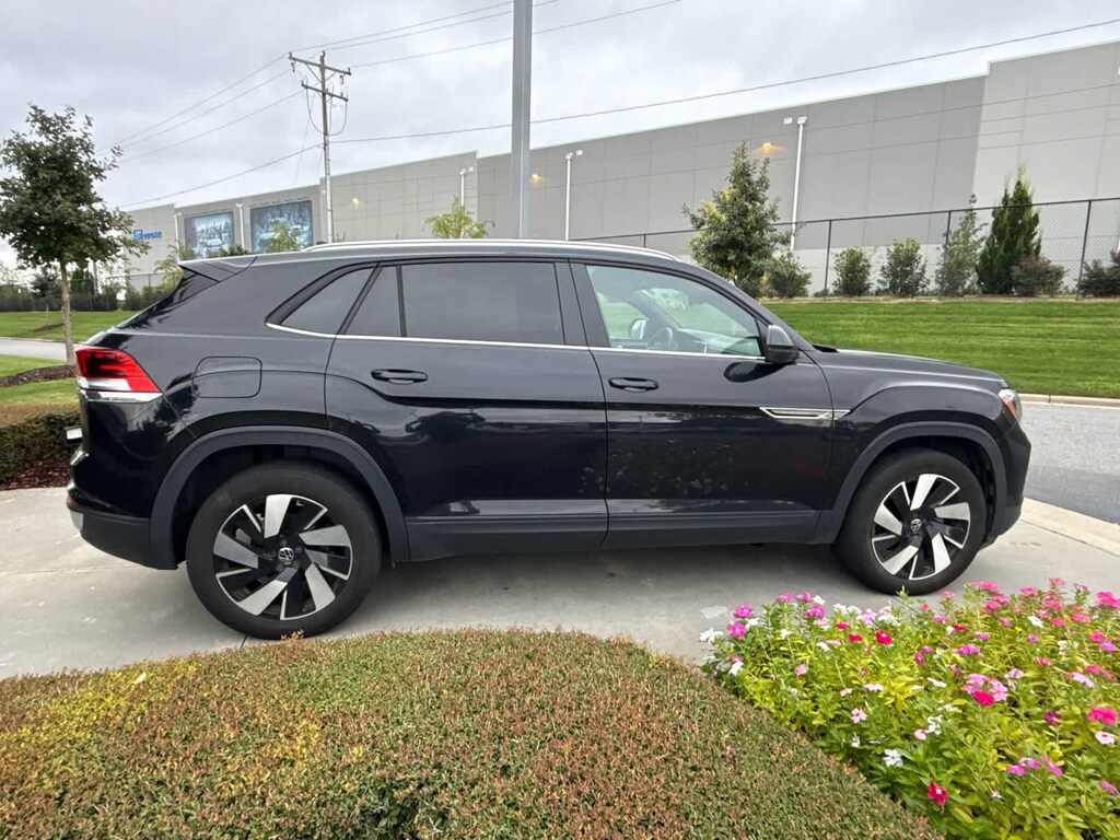 Used 2024 Volkswagen Atlas Cross Sport 2.0T SE w/Technology SUV