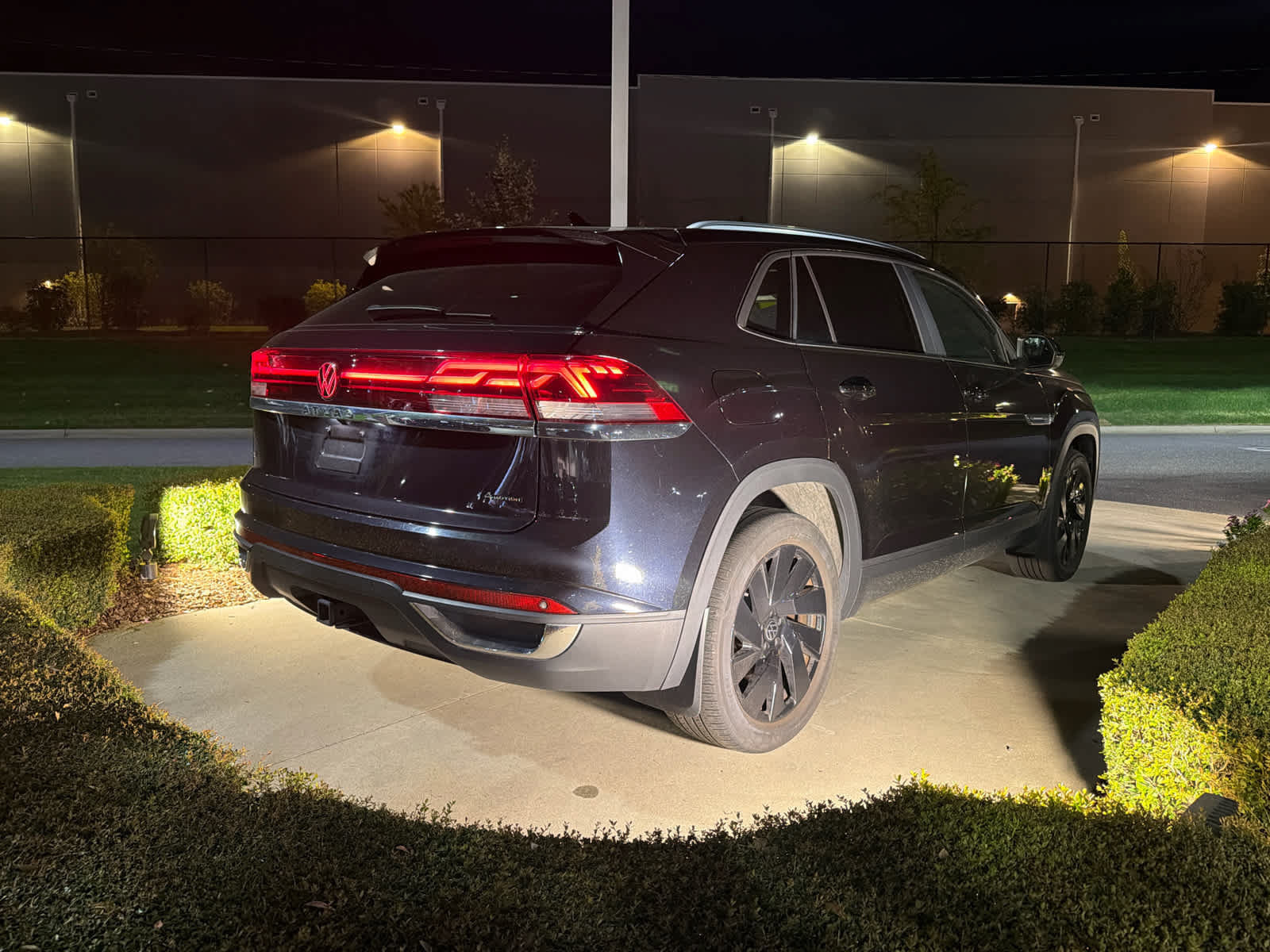 Certified 2024 Volkswagen Atlas Cross Sport 2.0T SE w/Technology SUV