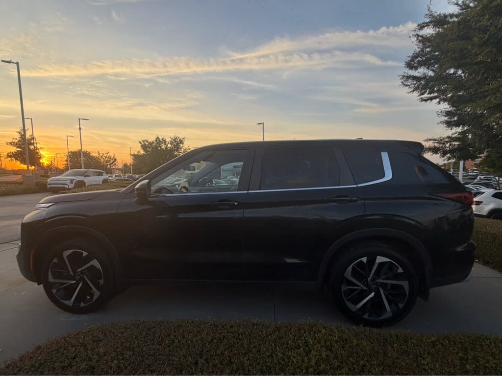 Used 2024 Mitsubishi Outlander SE SUV