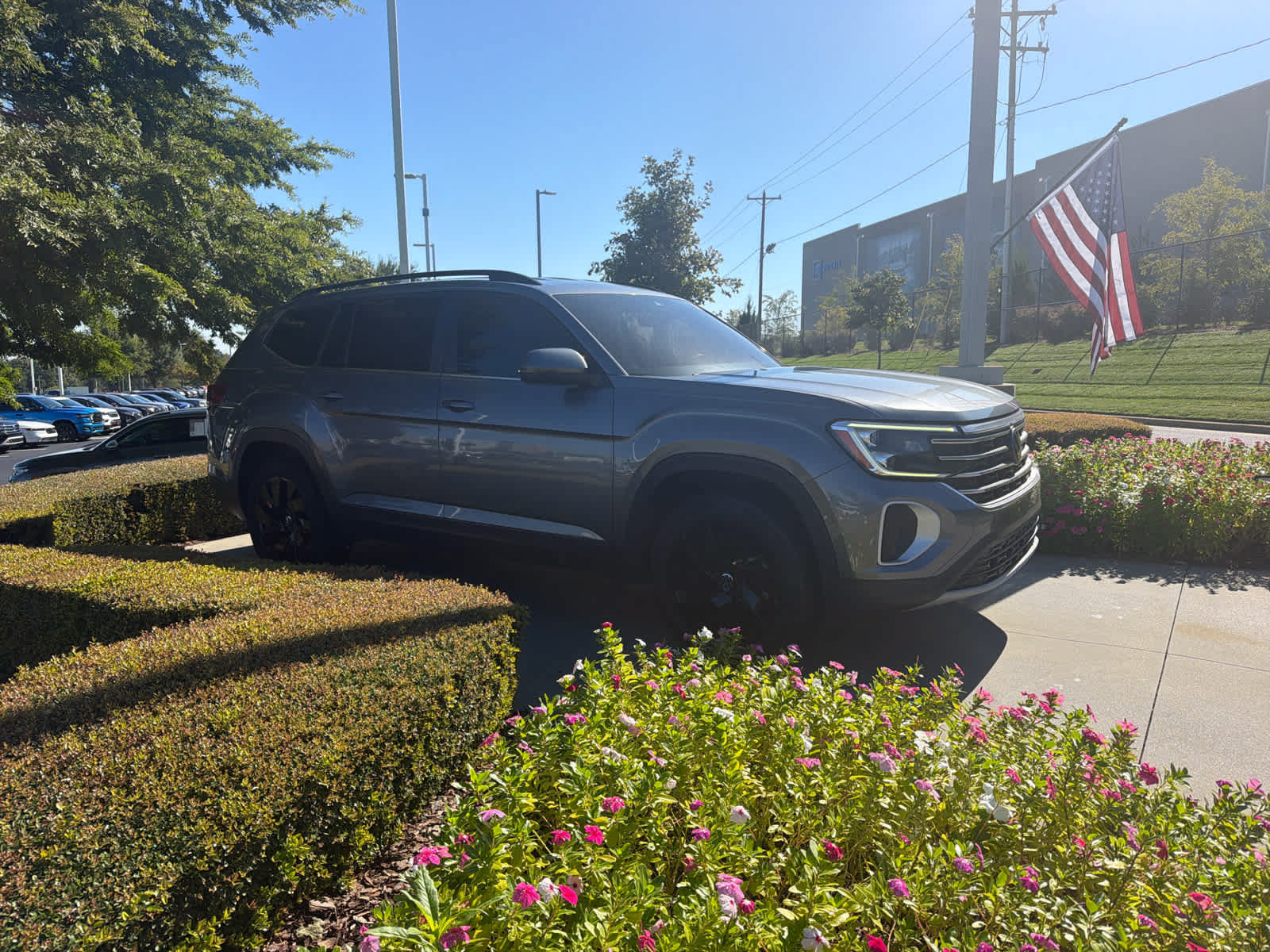 Used 2024 Volkswagen Atlas 2.0T SE w/Technology SUV