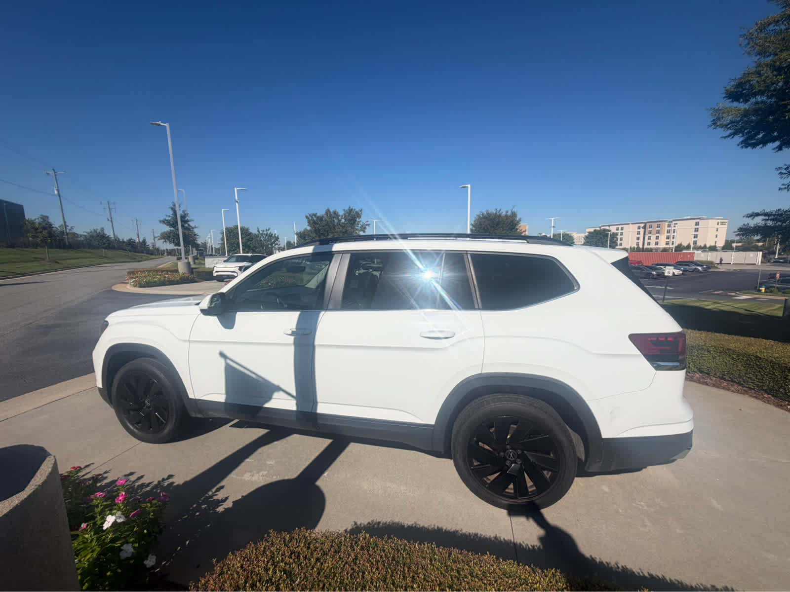 Used 2024 Volkswagen Atlas 2.0T SE w/Technology SUV