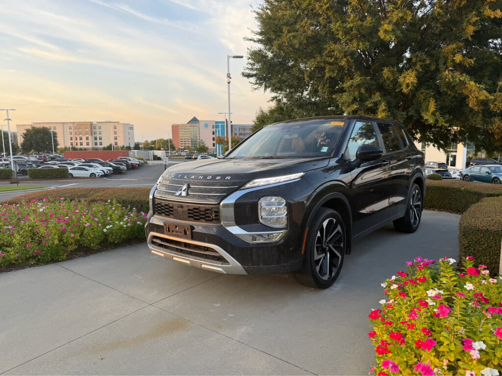 Used 2024 Mitsubishi Outlander SE SUV