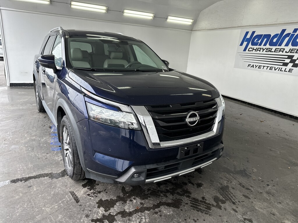 Used 2022 Nissan Pathfinder SL SUV