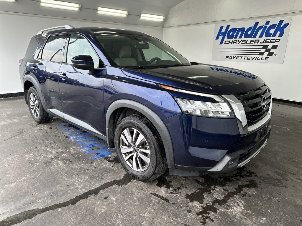 Used 2022 Nissan Pathfinder SL SUV
