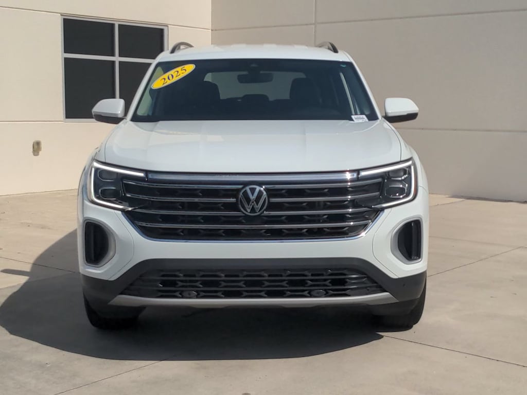 Used 2025 Volkswagen Atlas 2.0T SE w/Technology SUV