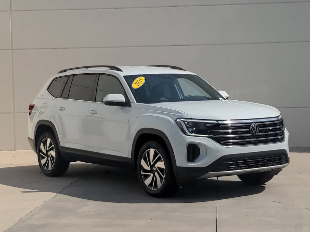 Used 2025 Volkswagen Atlas 2.0T SE w/Technology SUV