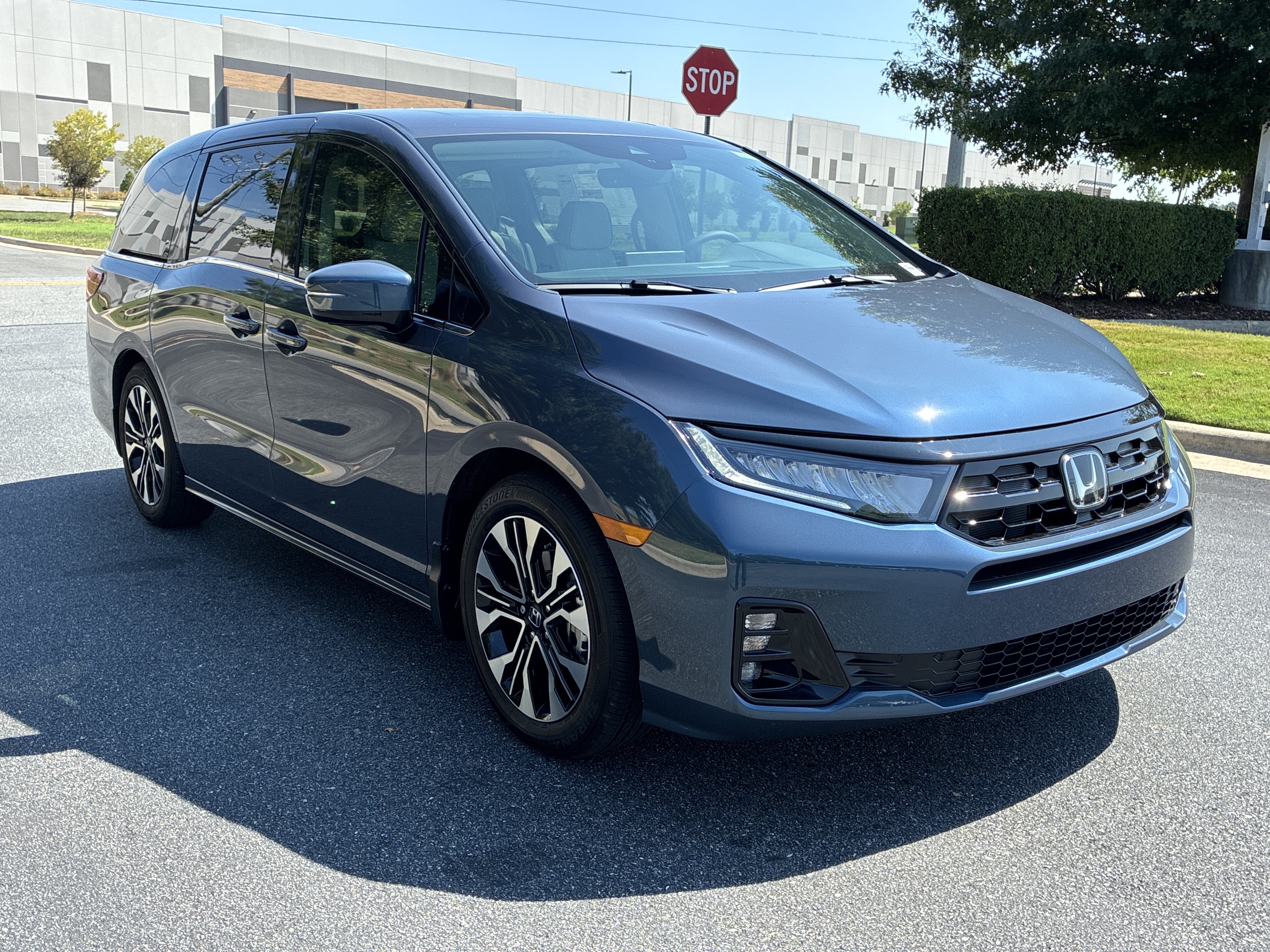 New 2027 Honda Odyssey Elite Minivan