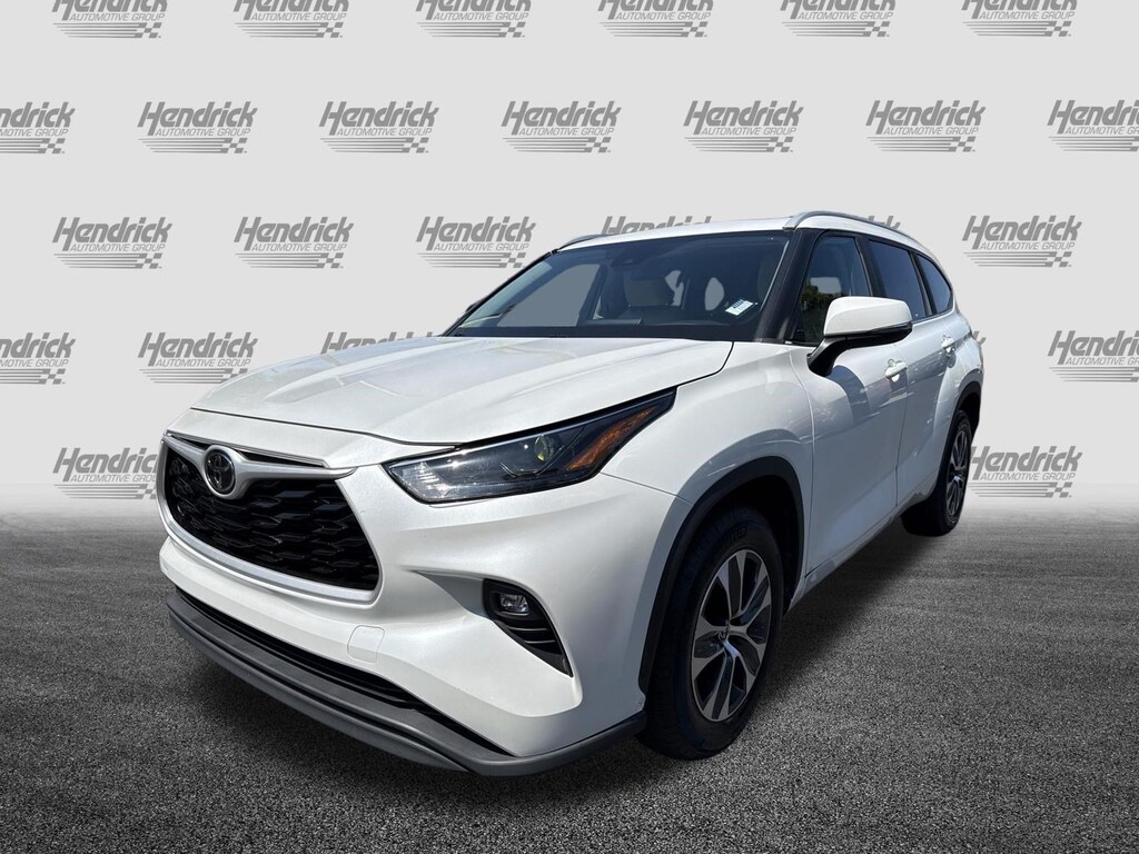 Used 2023 Toyota Highlander XLE SUV