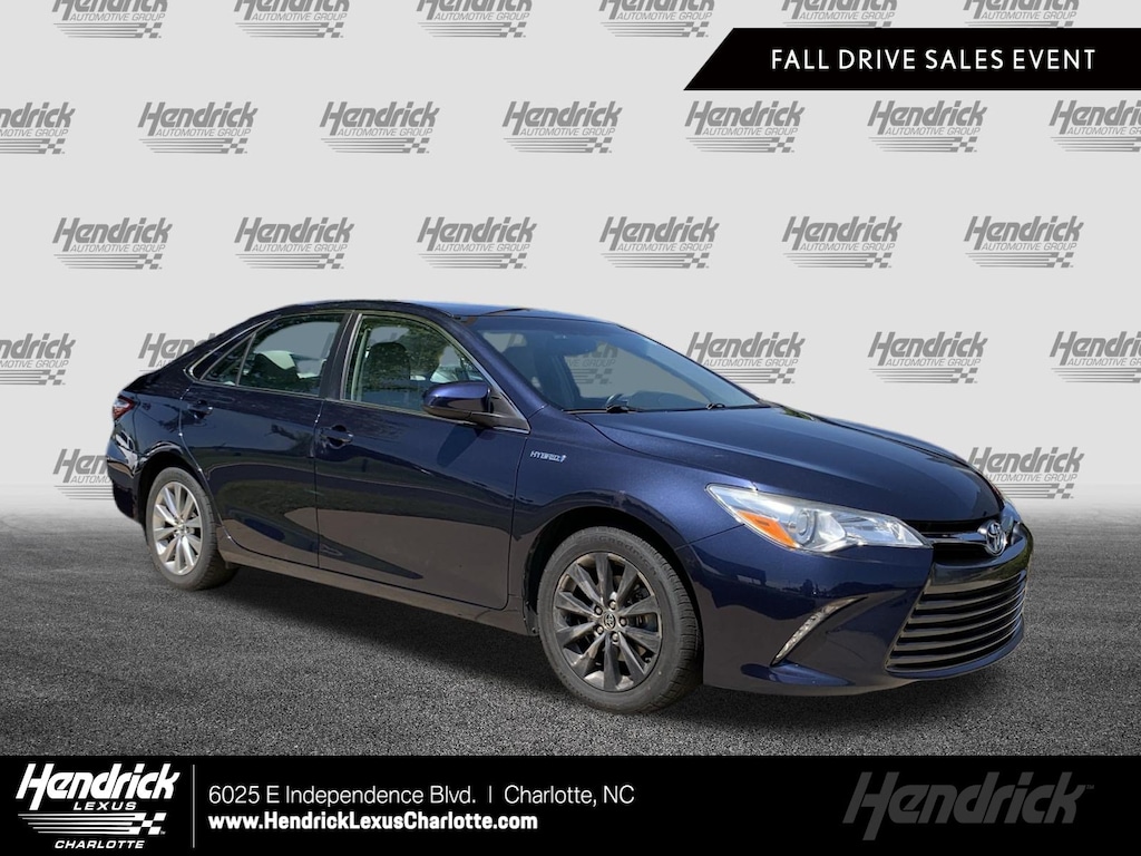 Used 2015 Toyota Camry Hybrid XLE Sedan