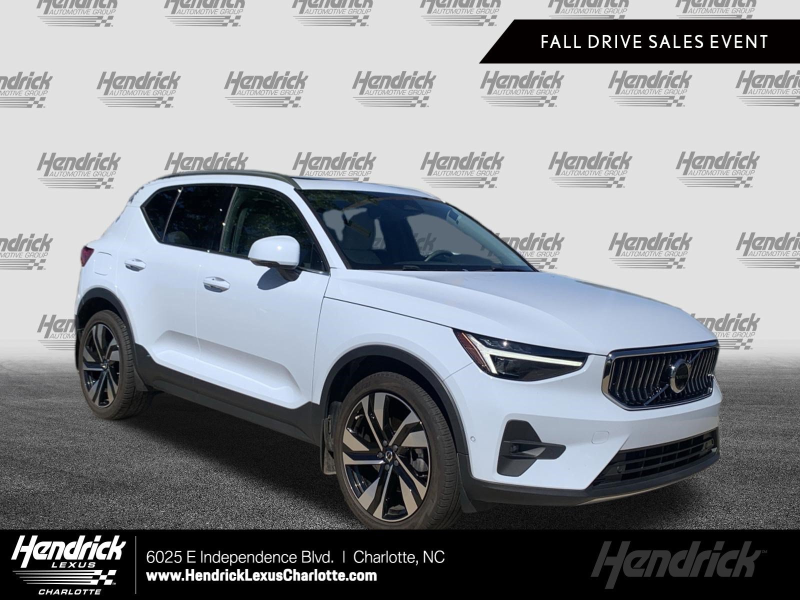 2024 Volvo XC40 Plus Bright Theme 2024 Volvo XC40 Plus Bright Theme