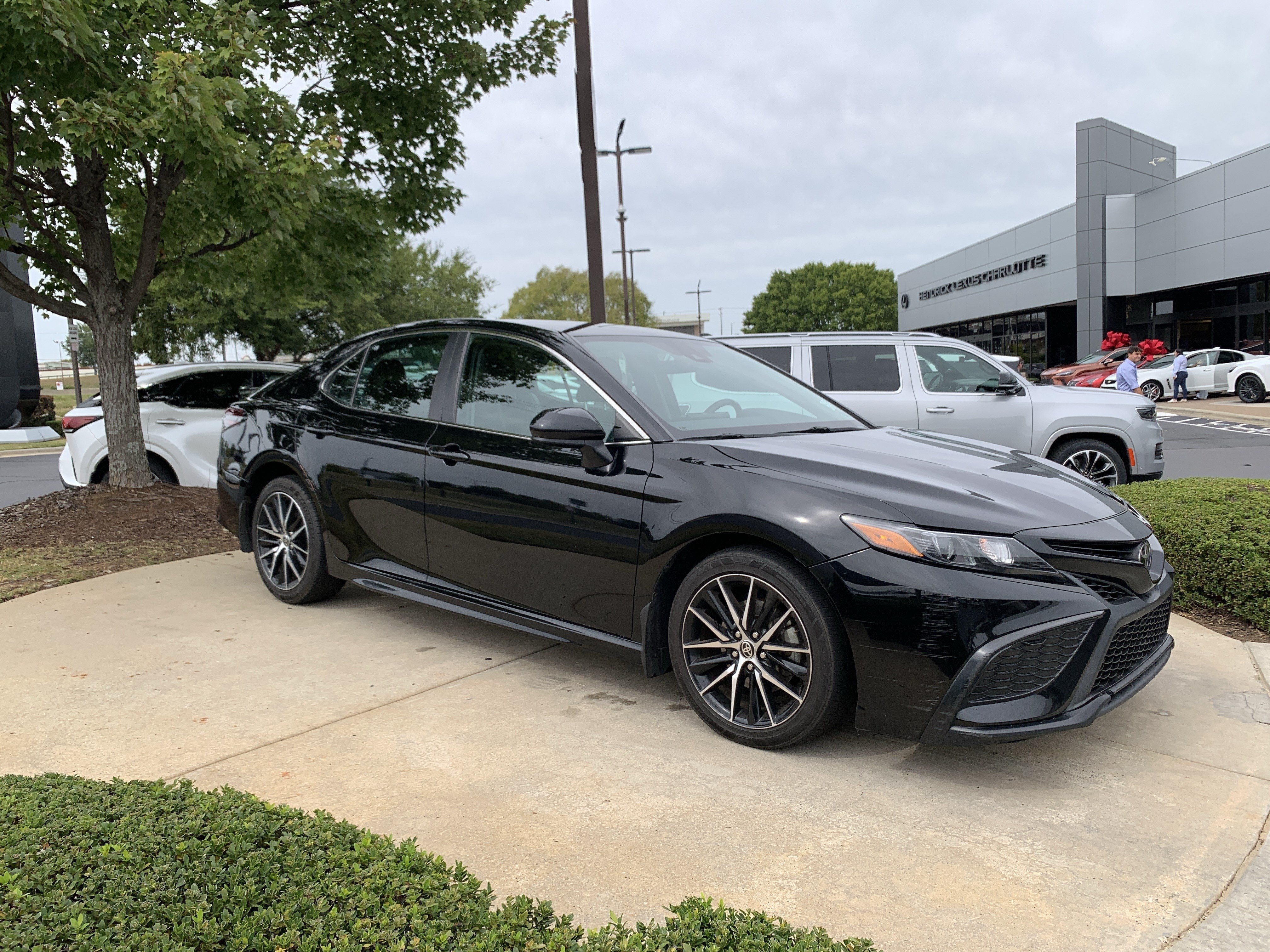 Used 2021 Toyota Camry SE Sedan