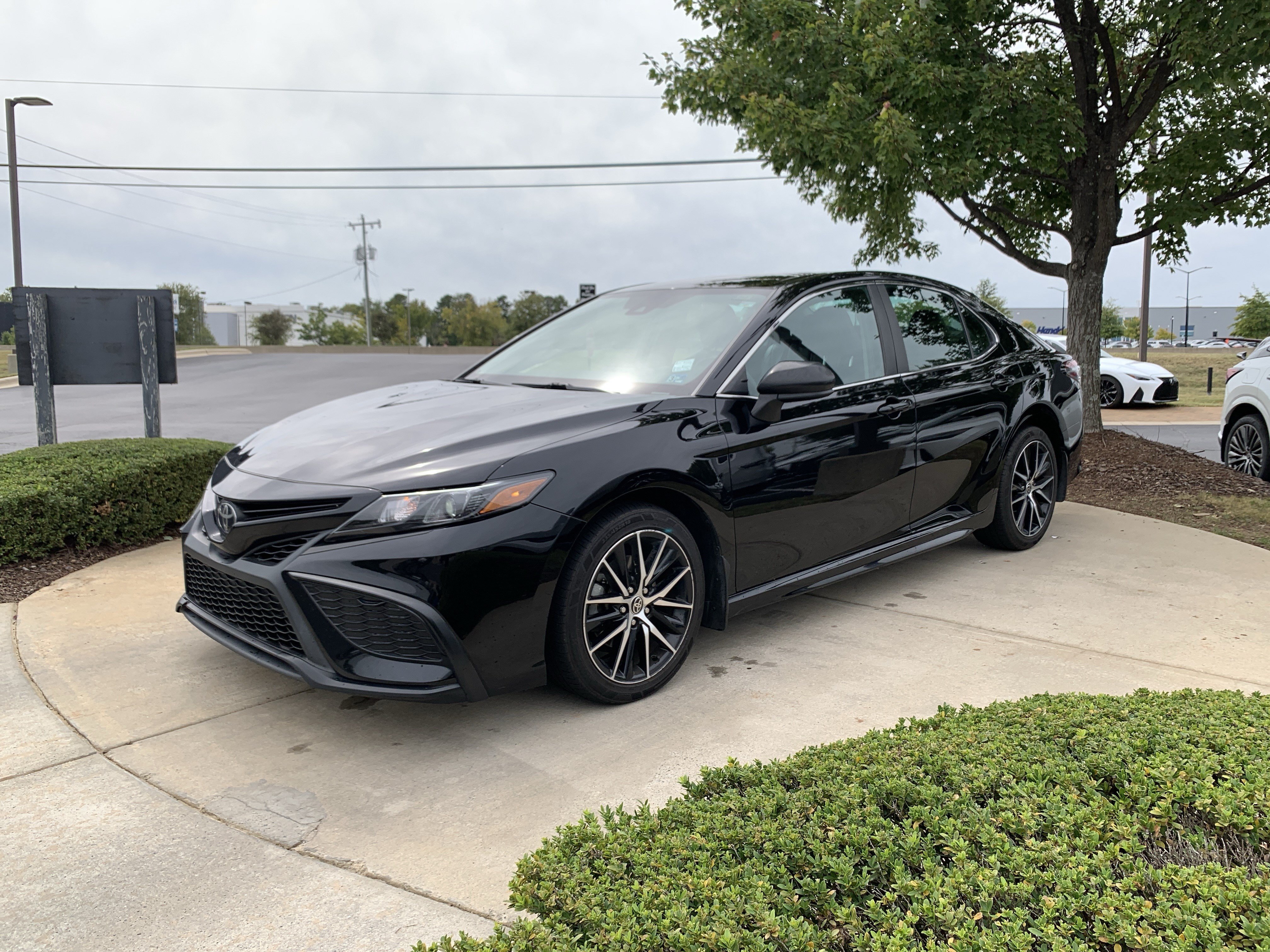 Used 2021 Toyota Camry SE Sedan