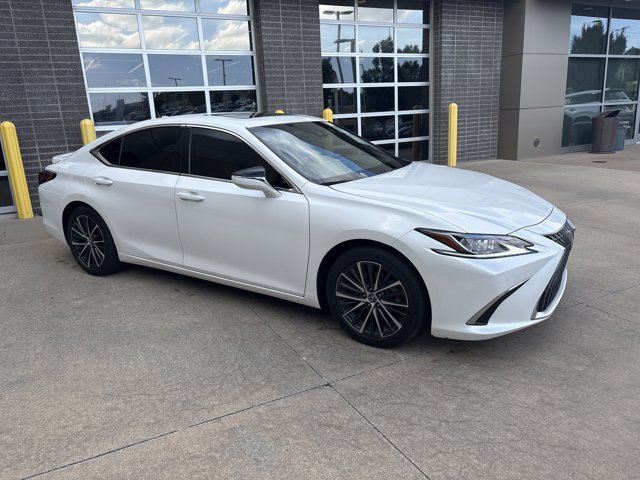 Used 2024 Lexus ES Hybrid 300h with VIN 58ADA1C12RU049574 for sale in Kansas City