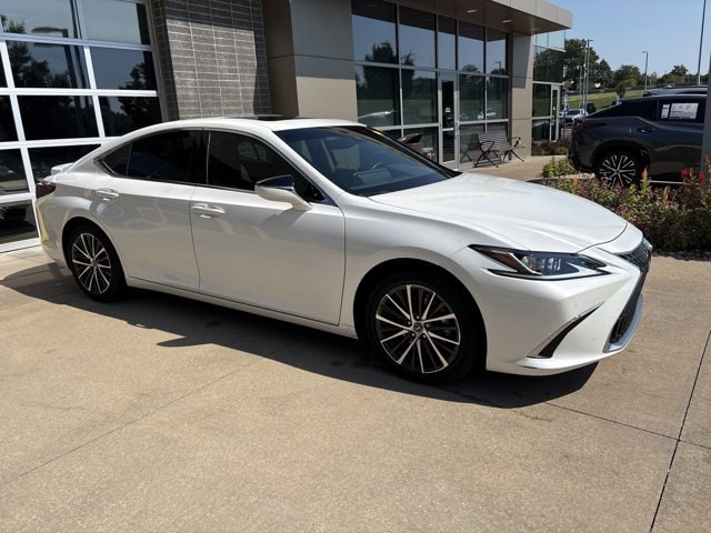 Used 2024 Lexus ES Hybrid 300h with VIN 58ADA1C1XRU039567 for sale in Kansas City