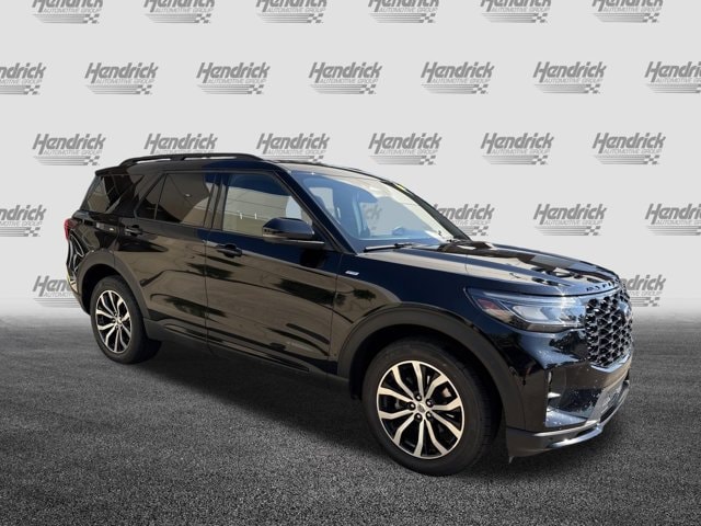 Used 2025 Ford Explorer ST-LINE with VIN 1FMUK8KH4SGB33282 for sale in Kansas City
