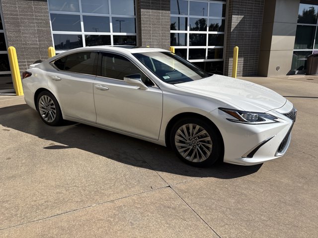 Used 2023 Lexus ES Hybrid 300h Luxury with VIN 58AEA1C15PU034763 for sale in Kansas City