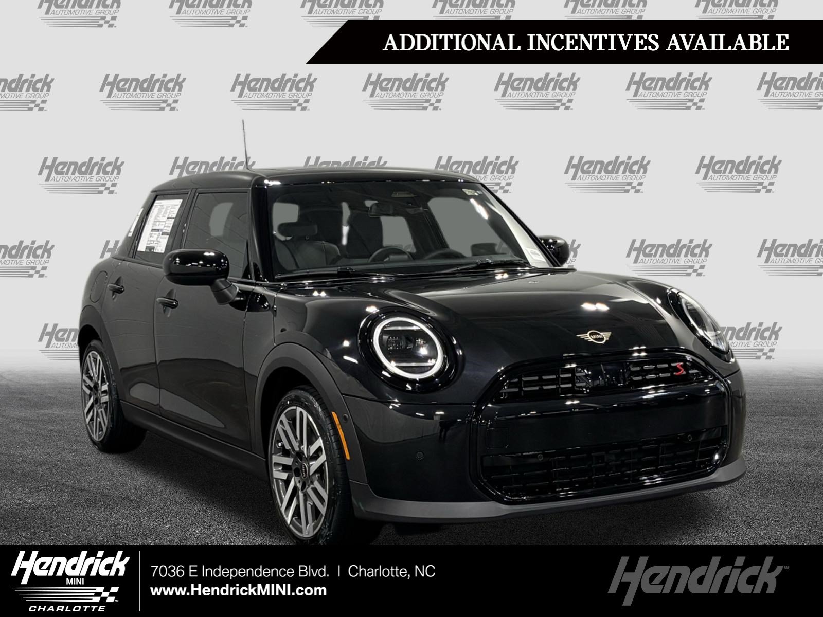 2026 MINI 4 Door Signature Plus Hatchback