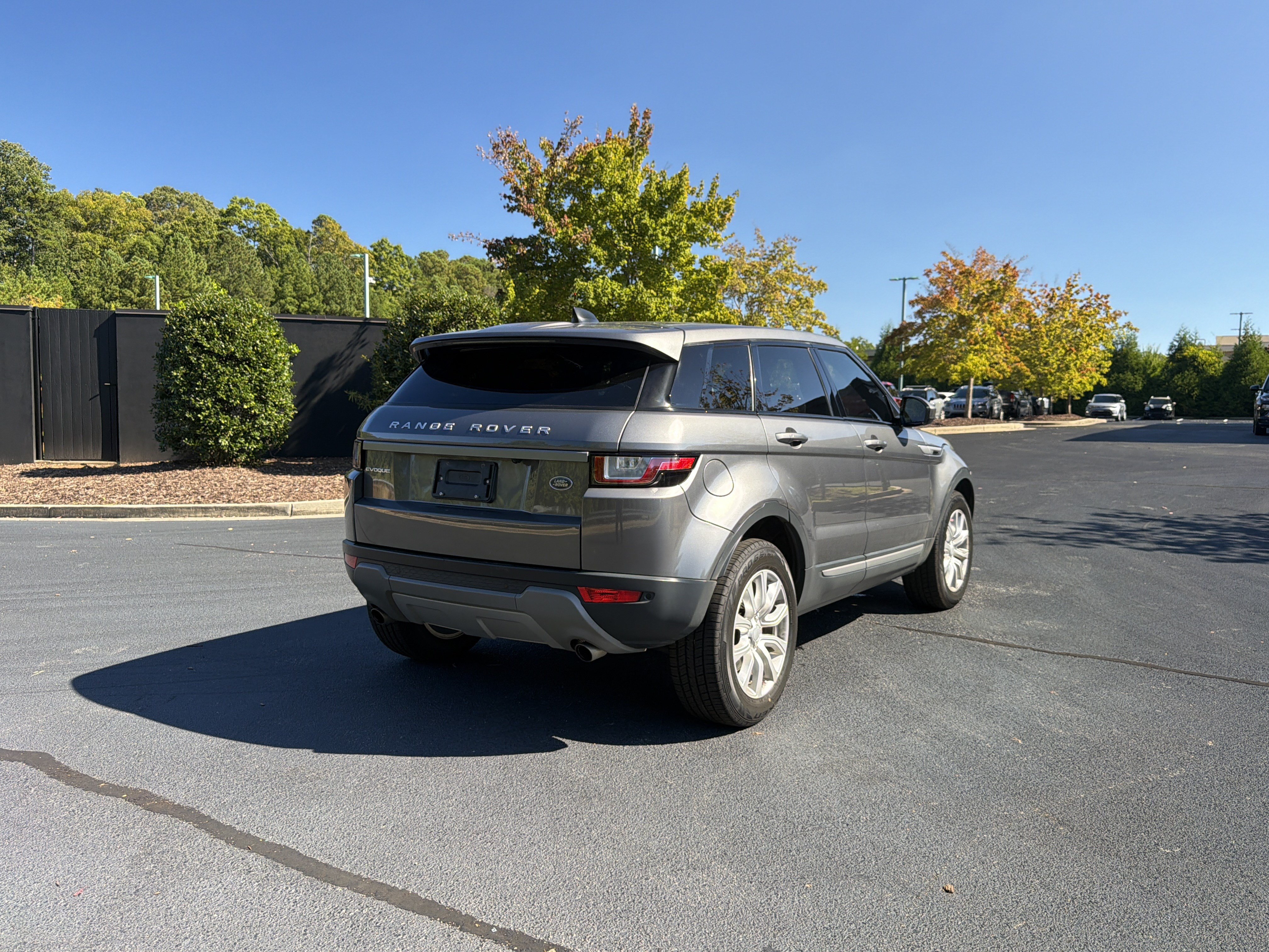Used 2019 Land Rover Range Rover Evoque SE SUV
