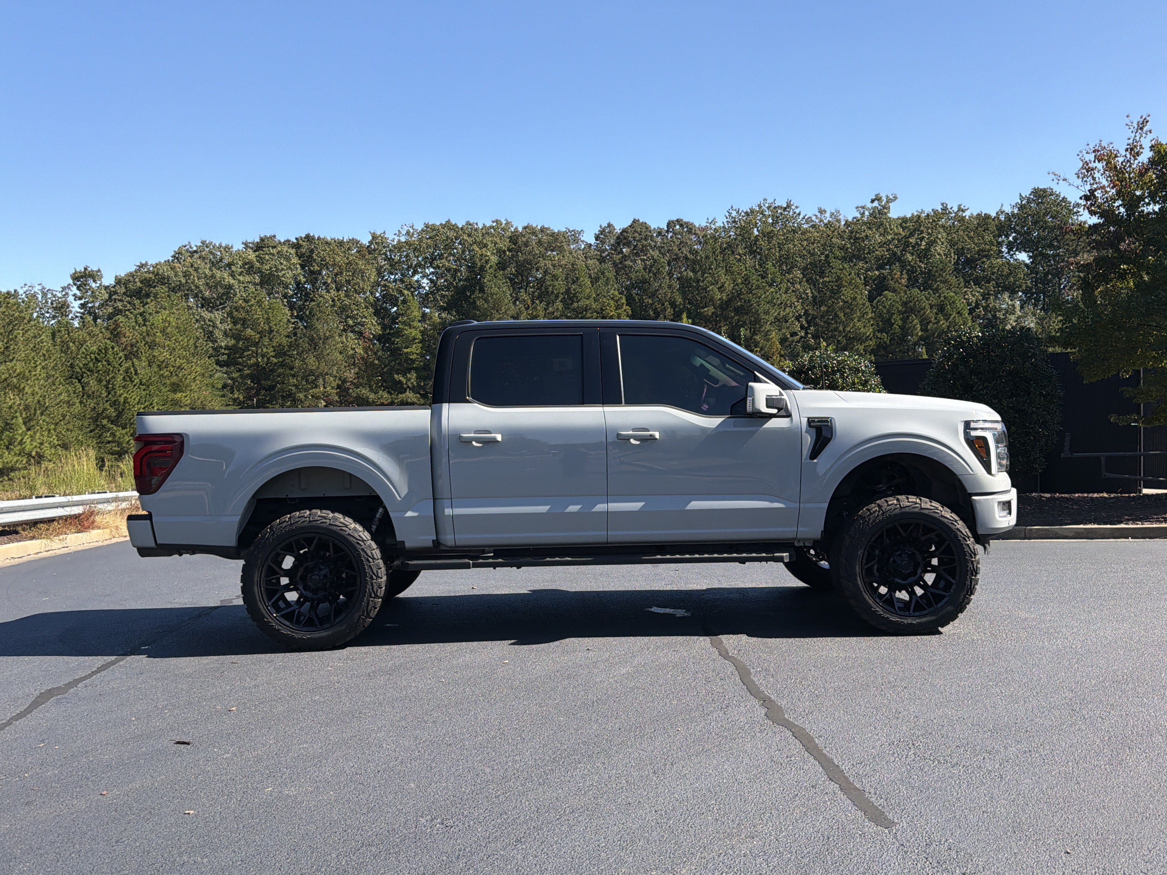 Used 2024 Ford F-150 LARIAT Pickup