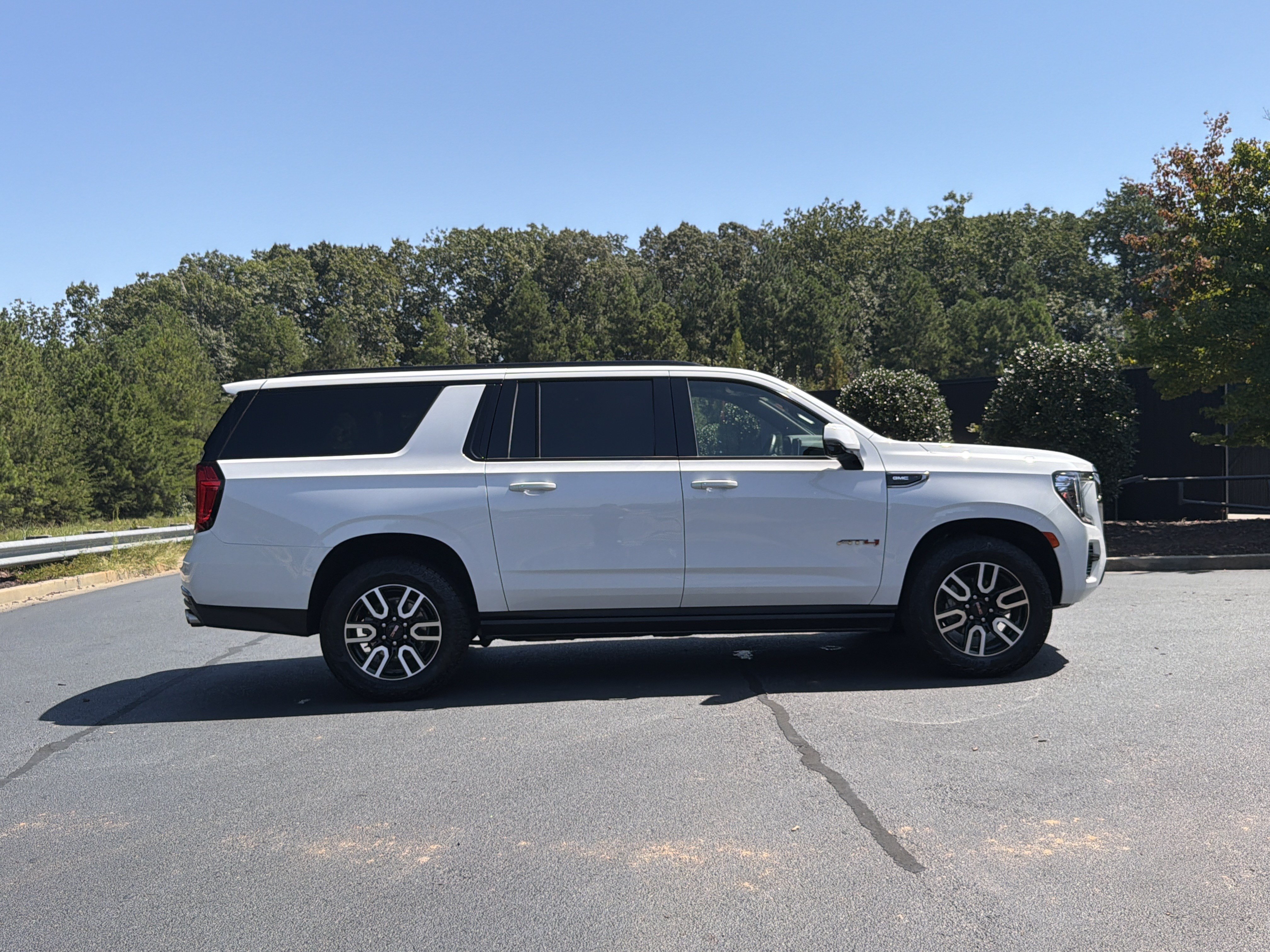 Used 2023 GMC Yukon XL AT4 SUV