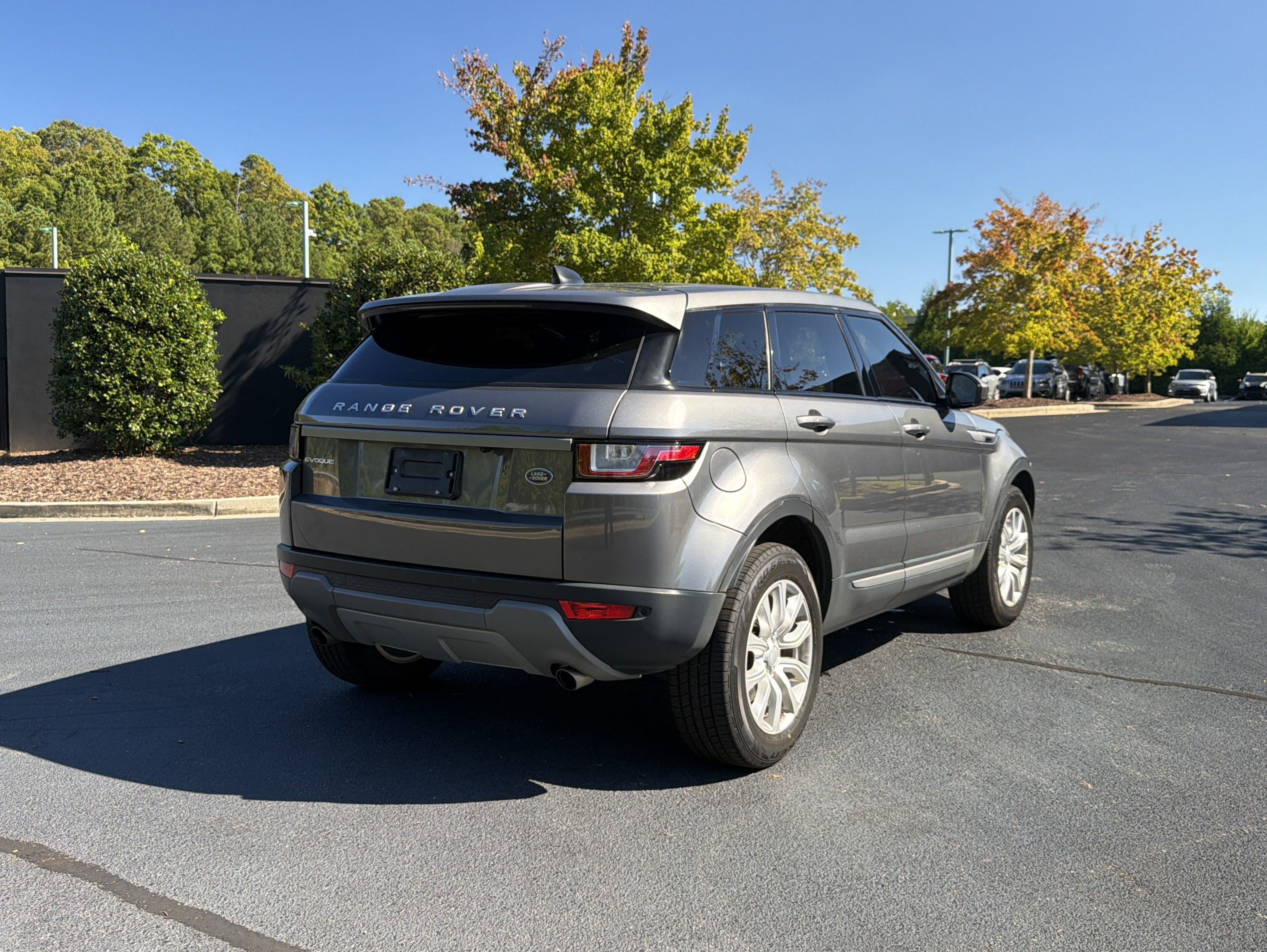 Used 2019 Land Rover Range Rover Evoque SE SUV