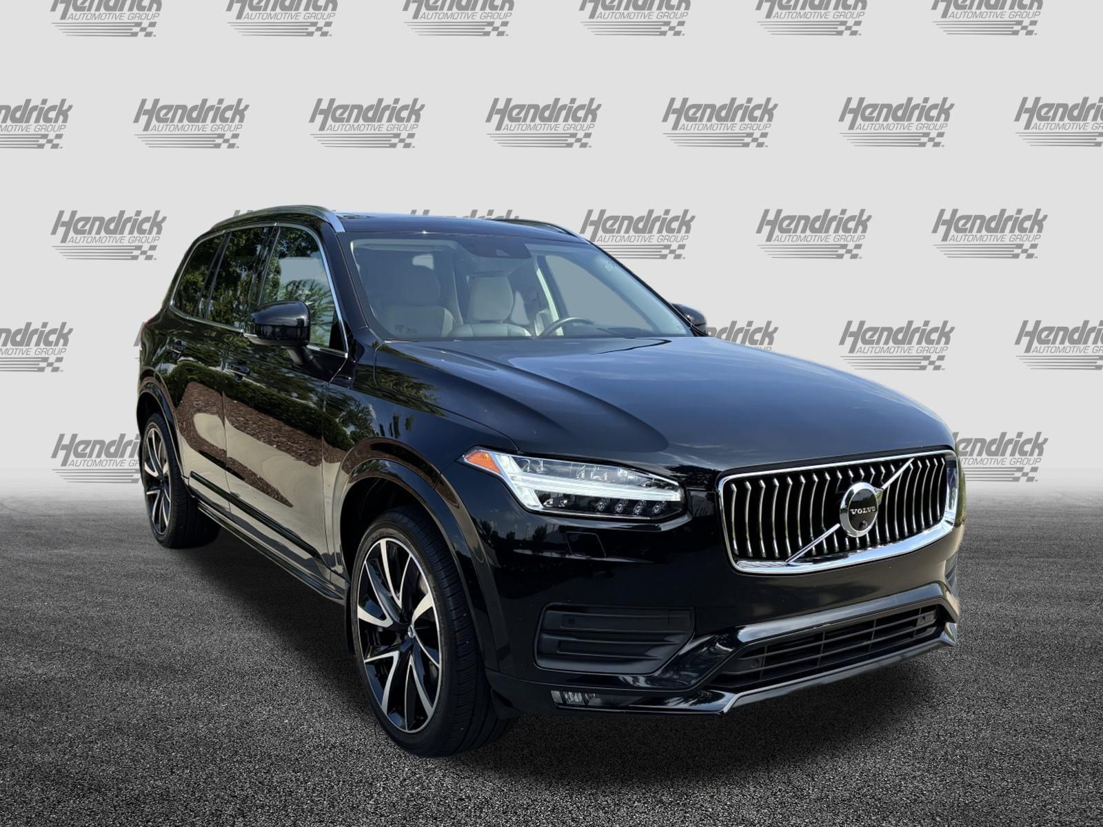 2022 Volvo XC90 Momentum SUV