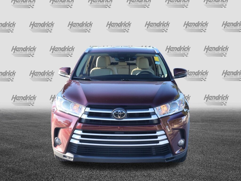 Used 2017 Toyota Highlander SE SUV