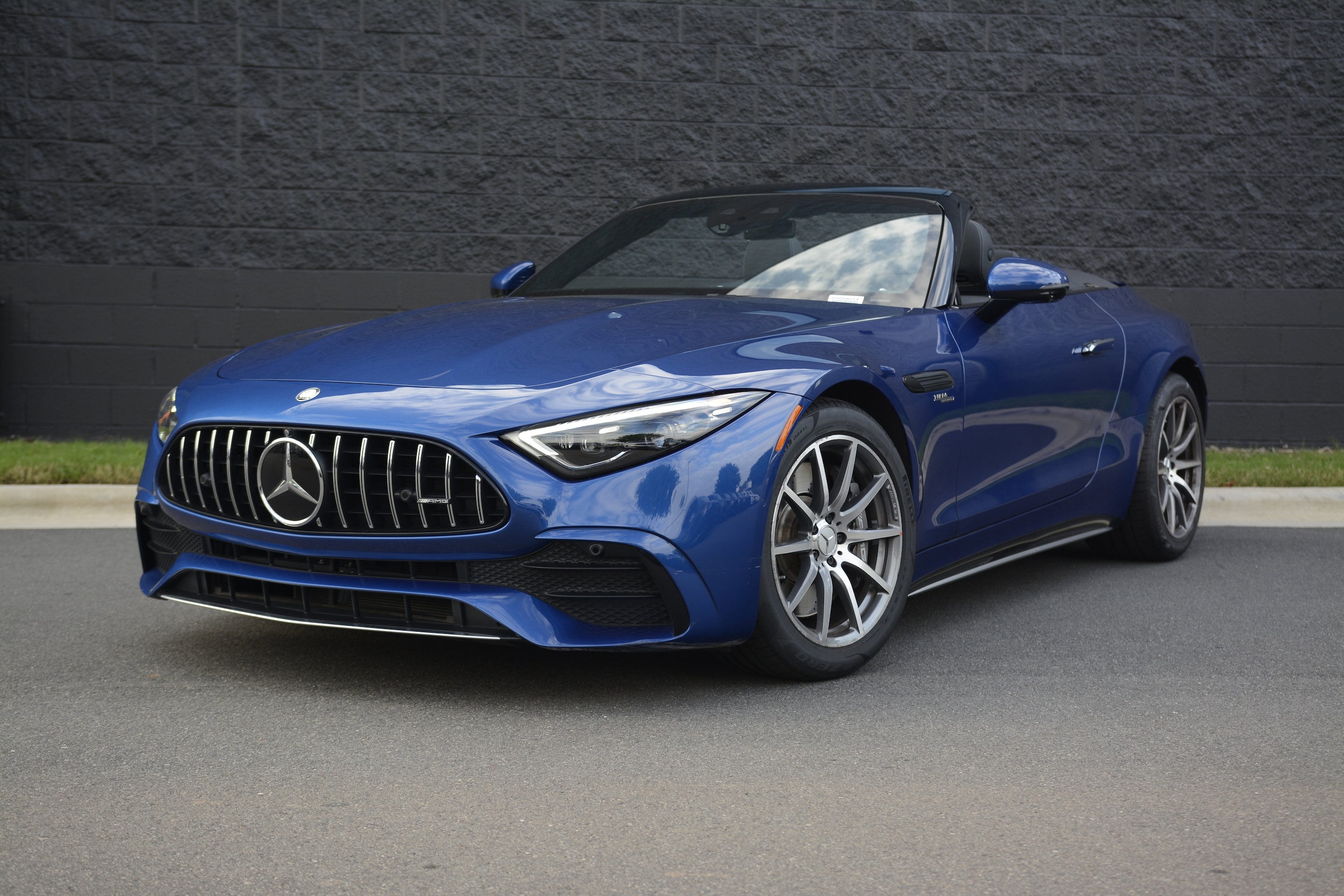 2023 Mercedes-Benz AMG SL 43
